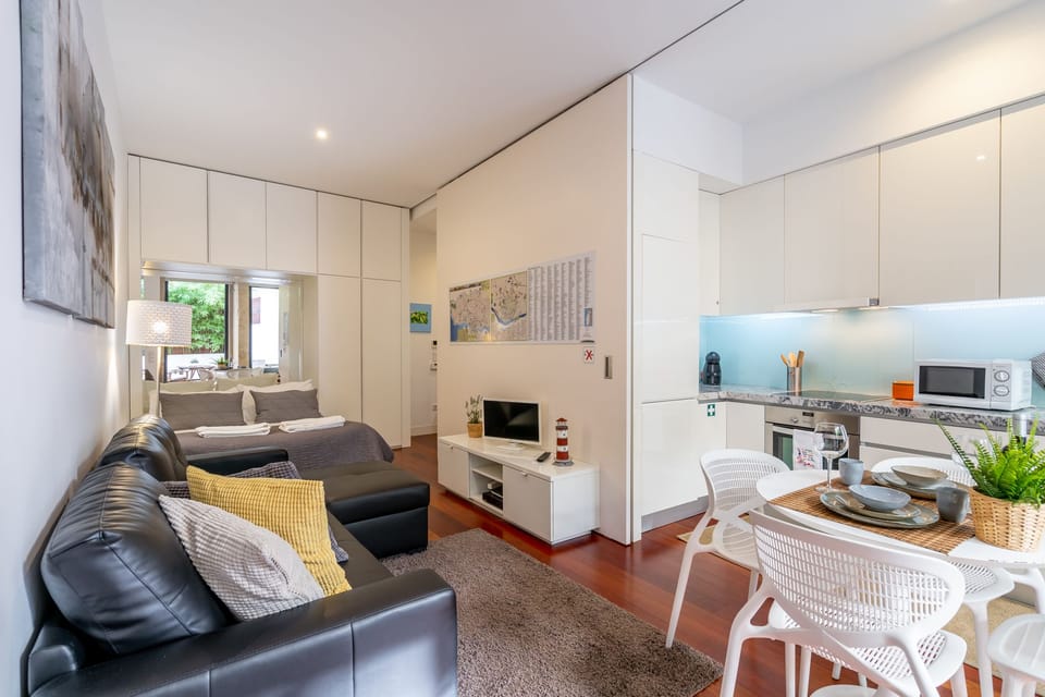 Family Apartment, Terrace | Living area | 32-inch flat-screen TV with cable channels, TV