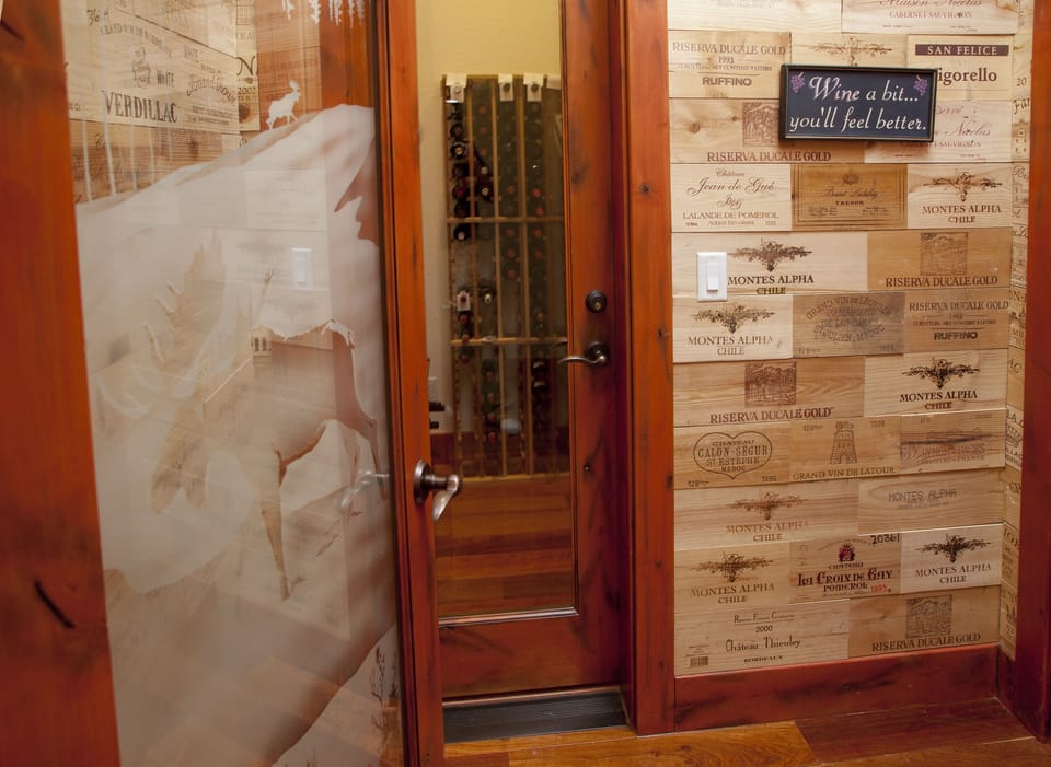 House, 6 Bedrooms | Bathroom | Towels, soap, shampoo