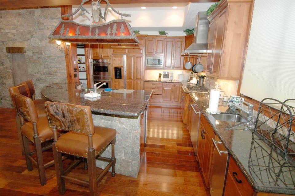 House, 6 Bedrooms | Private kitchen | Coffee/tea maker, fridge, oven, toaster