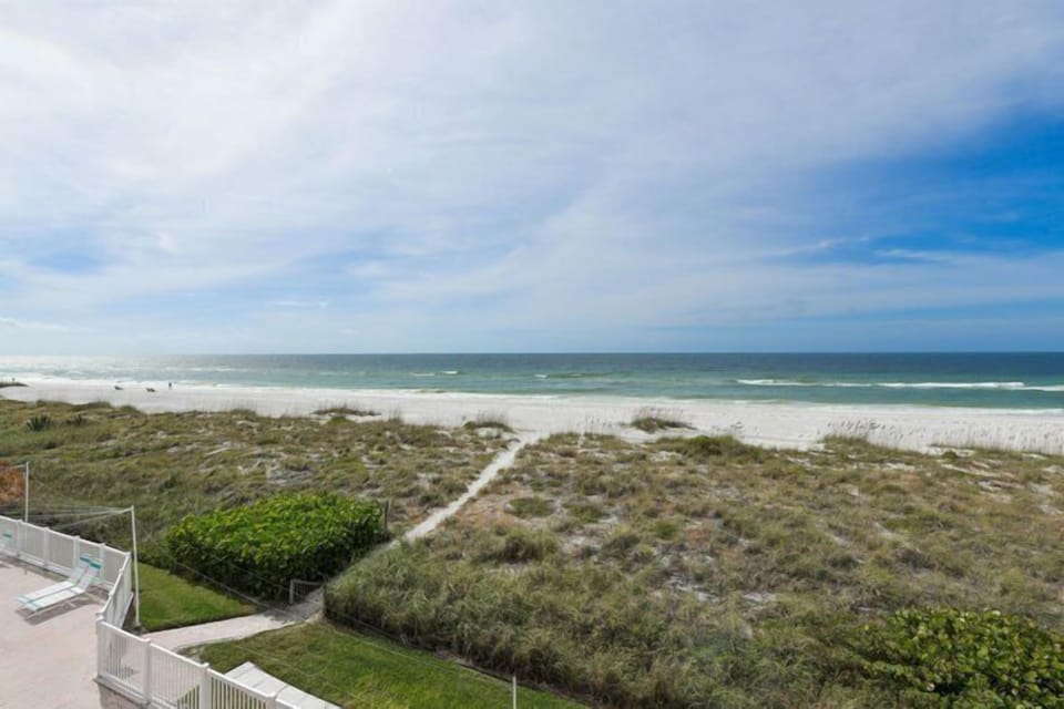 Anna Maria Island Club 44 - 2 Br Condo Apartment in Bradenton Beach