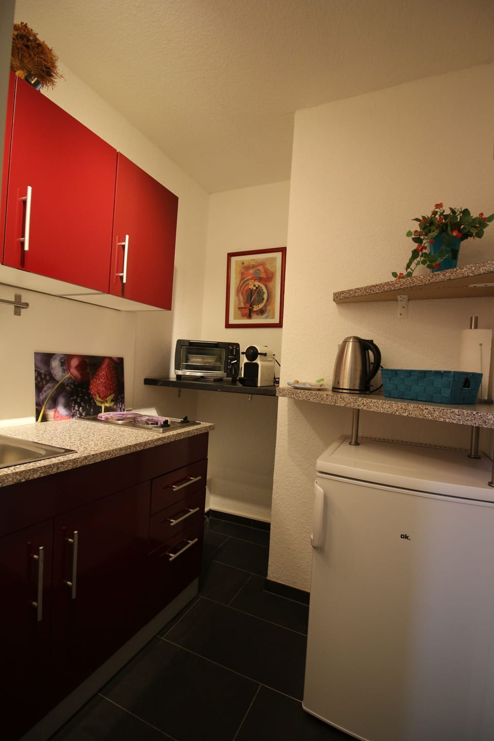 Basic Twin Room, 1 Bedroom, Non Smoking, Mountain View | Private kitchenette | Oven, electric kettle, cleaning supplies