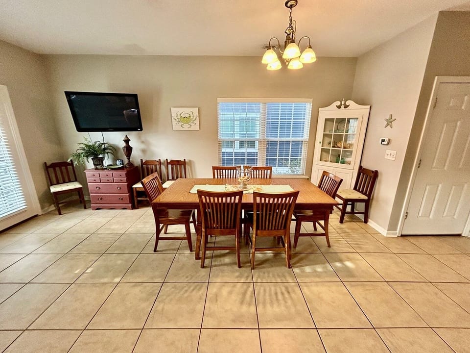 House, 5 Bedrooms | Dining