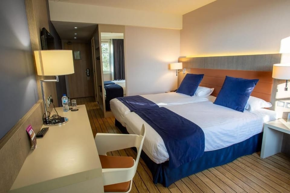 Standard Room, 2 Twin Beds | Premium bedding, desk, blackout drapes, soundproofing