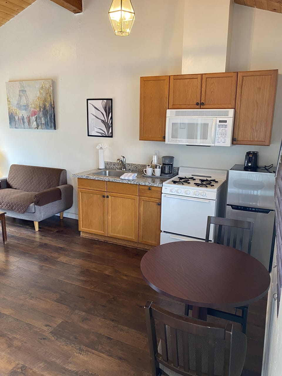 One Bedroom, 1 King Bed, Cottage | Private kitchen | Fridge, microwave, coffee/tea maker, toaster