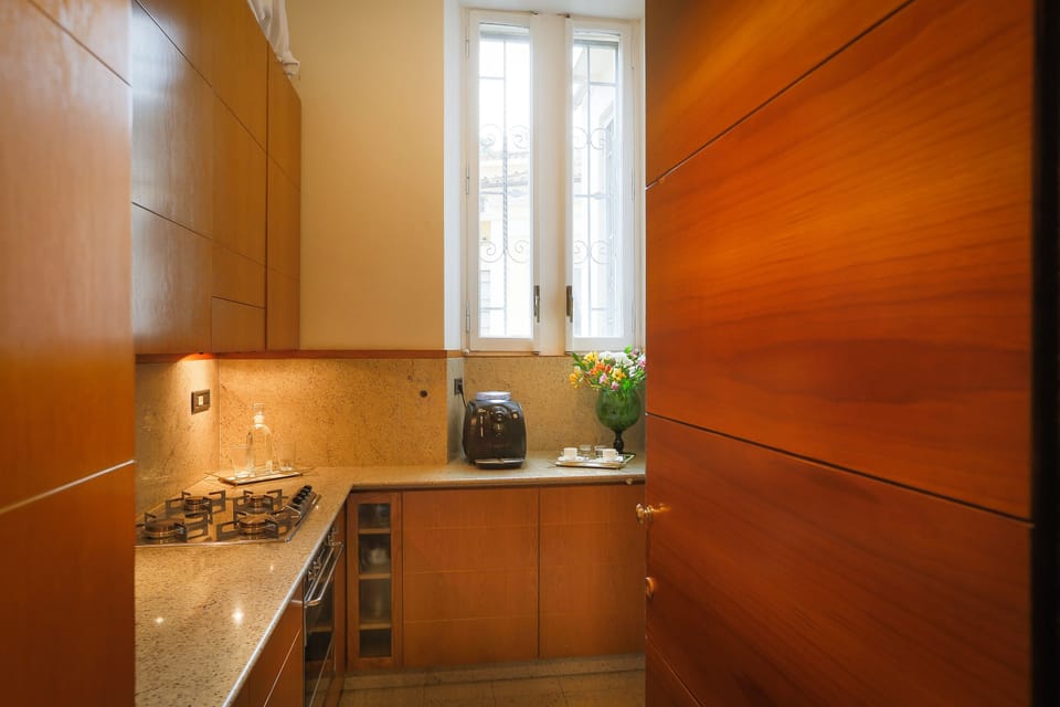 Apartment, 3 Bedrooms | Private kitchen | Fridge, microwave, oven, stovetop