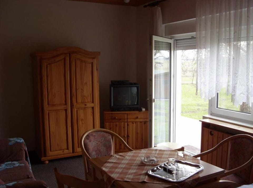 Double Room | Desk, free WiFi, bed sheets, wheelchair access