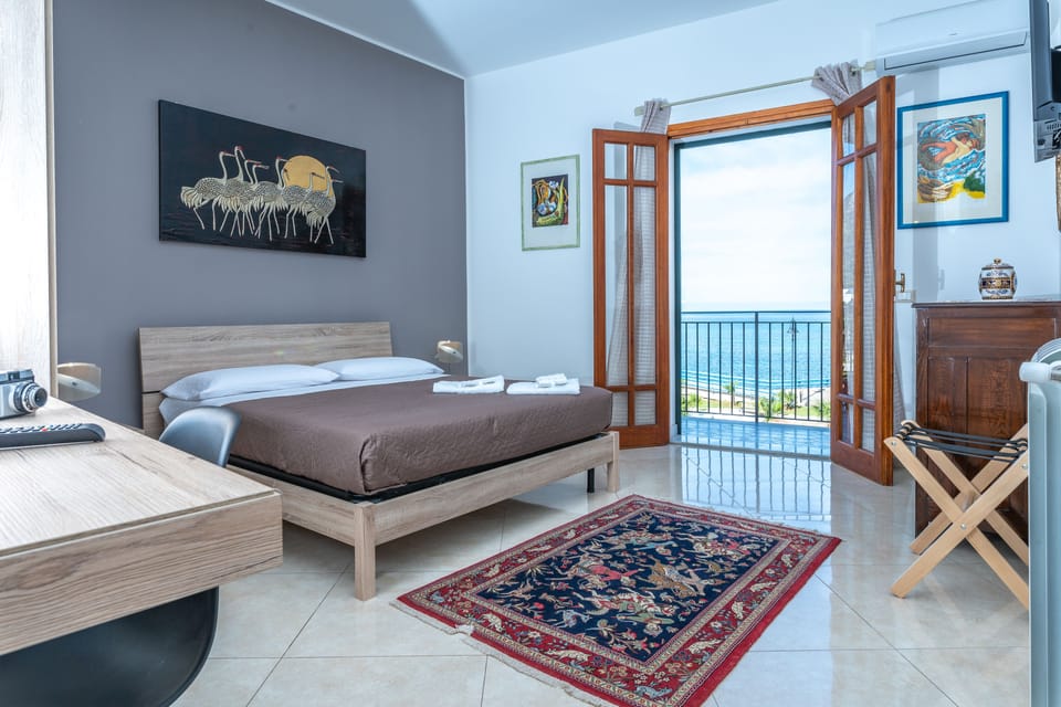Superior Double Room, Balcony | Hypo-allergenic bedding, down comforters, memory foam beds, desk
