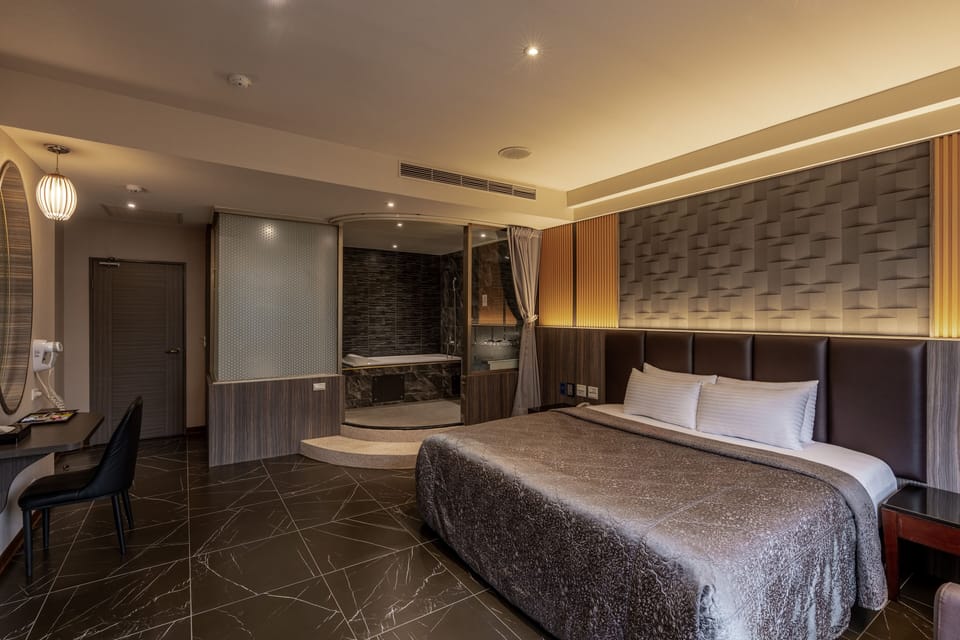 Romantic Room | Down comforters, free minibar, individually decorated, desk