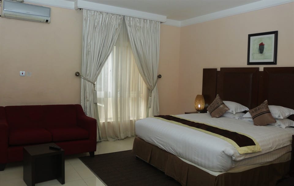Desk, laptop workspace, free WiFi, bed sheets