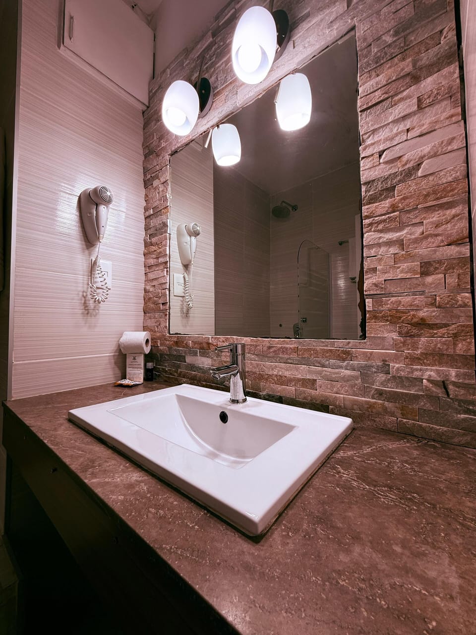 Deluxe Double Room, 1 Bedroom | Bathroom | Shower, hair dryer, towels, soap