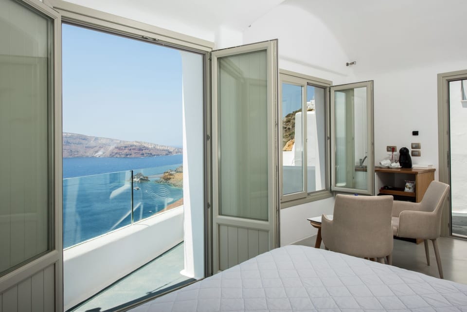 Premium bedding, down comforters, pillowtop beds, minibar