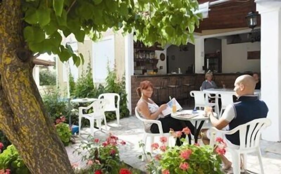 Tzilios Studios Bed and Breakfast in Peloponnese, Western Greece and the Ionian