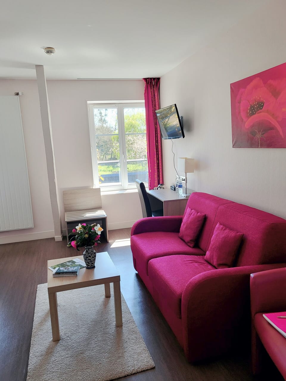 Double Room | Desk, cribs (free), WiFi (free), bed sheets