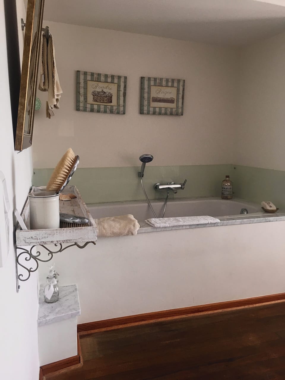 Double Room (Frederique) | Bathroom | Free toiletries, hair dryer, towels