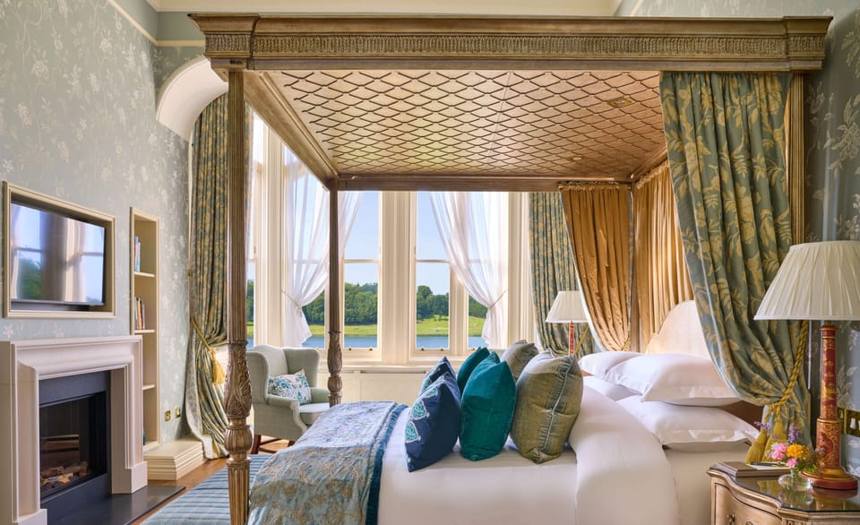 Suite (Brian Boru Suite) | Hypo-allergenic bedding, minibar, in-room safe, desk