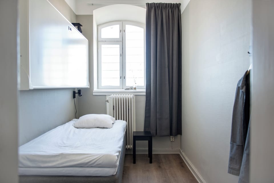 Basic Twin Room | Free WiFi, bed sheets