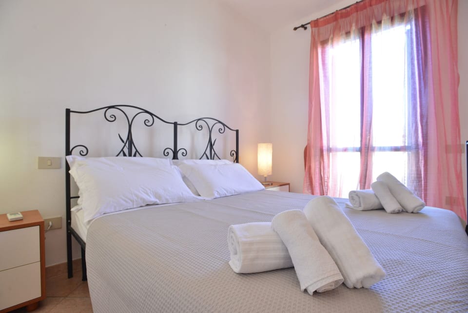 Standard Apartment, 2 Bedrooms | 2 bedrooms, desk, blackout drapes, soundproofing