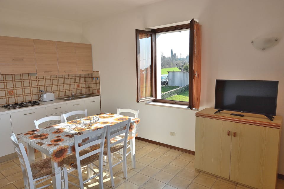 Apartment, 2 Bedrooms, Non Smoking | In-room dining