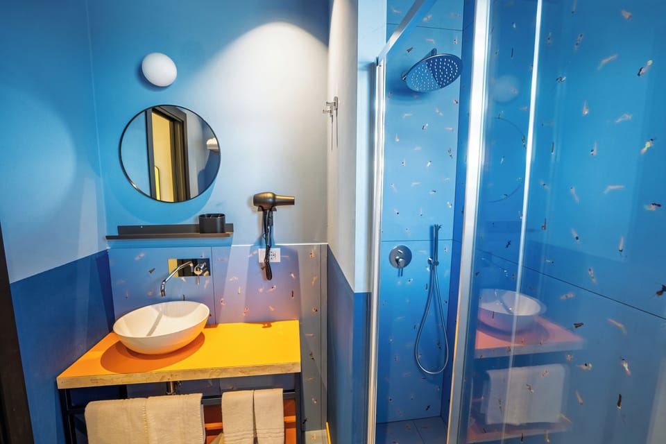 Hair dryer, bidet, towels