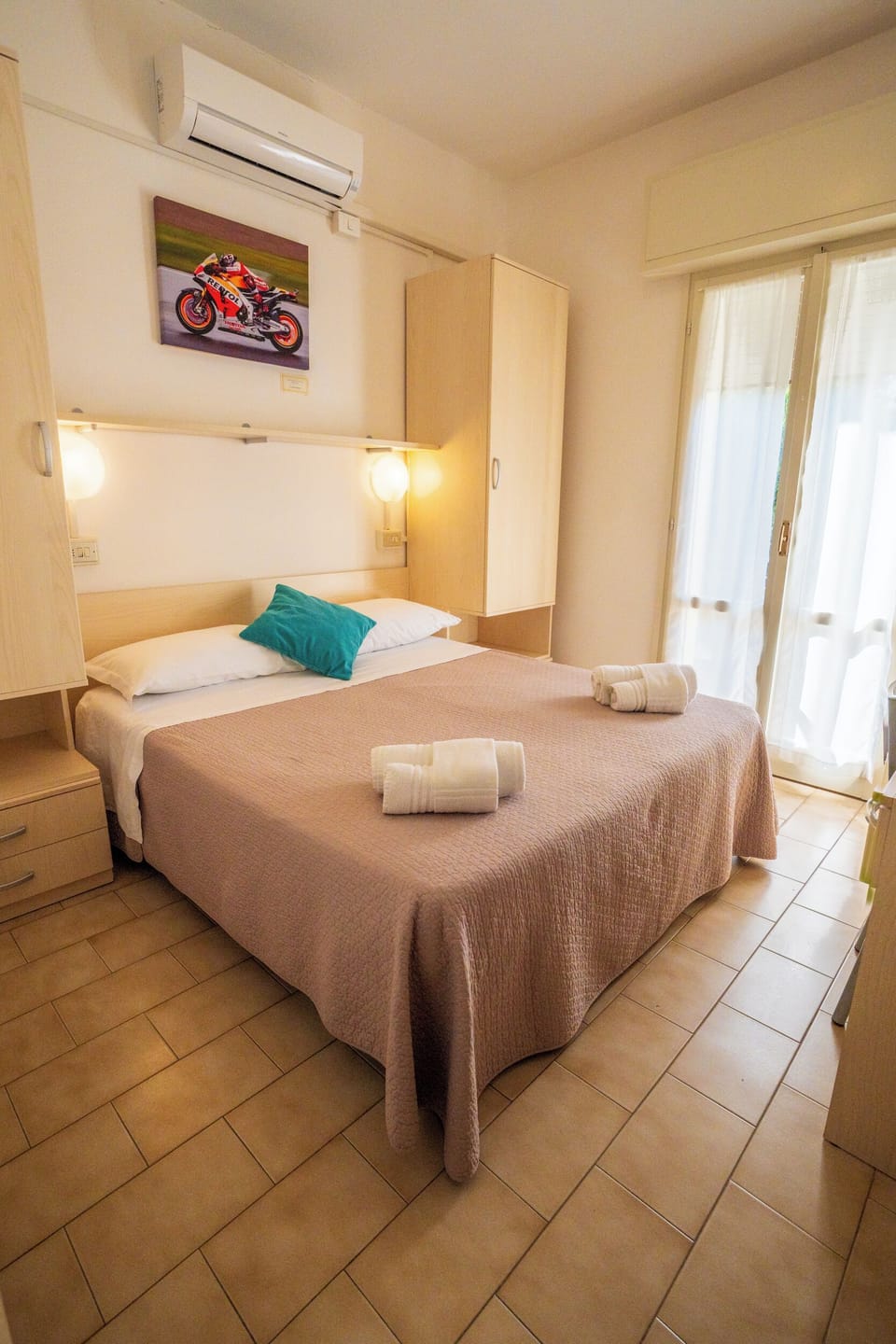 Standard Double Room | In-room safe, desk, WiFi, bed sheets