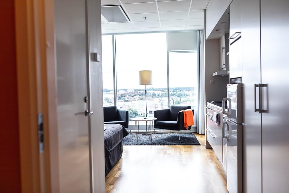 Studio Small Top Floor | Laptop workspace, blackout drapes, iron/ironing board, WiFi (free)