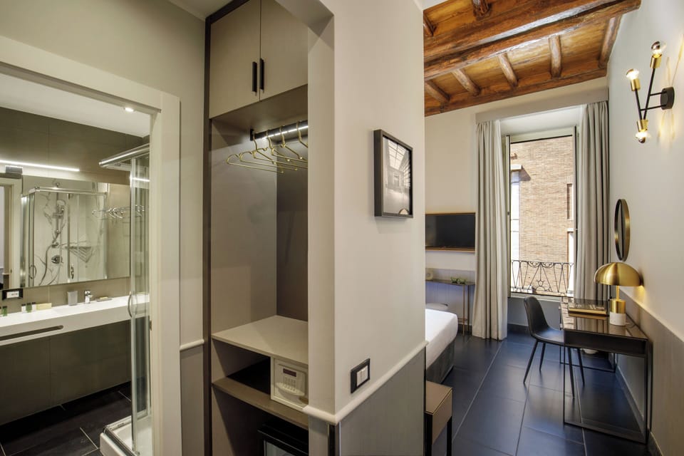 Superior Double Room, 1 Bedroom | Down comforters, in-room safe, desk, blackout drapes