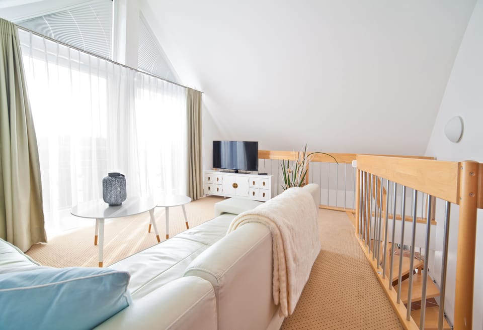 Luxury Studio Suite, City View | Premium bedding, Select Comfort beds, in-room safe, desk