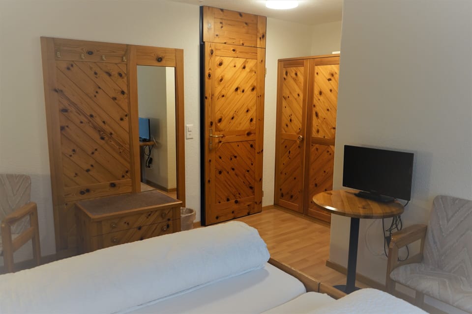 Basic Double or Twin Room | Room amenity