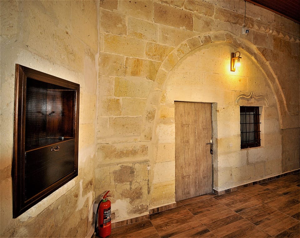 Traditional Room | Minibar, free WiFi, bed sheets