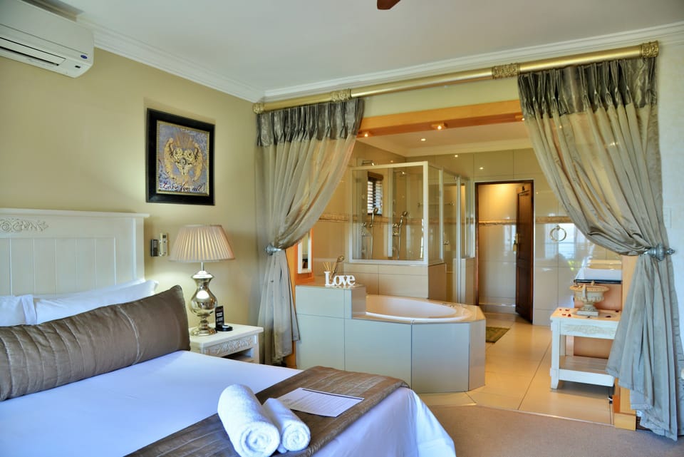 Suite (3) | In-room safe, blackout drapes, bed sheets