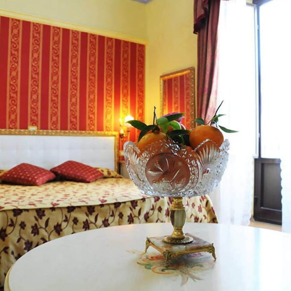 Family Triple Room | In-room safe, free cribs/infant beds, free WiFi, bed sheets
