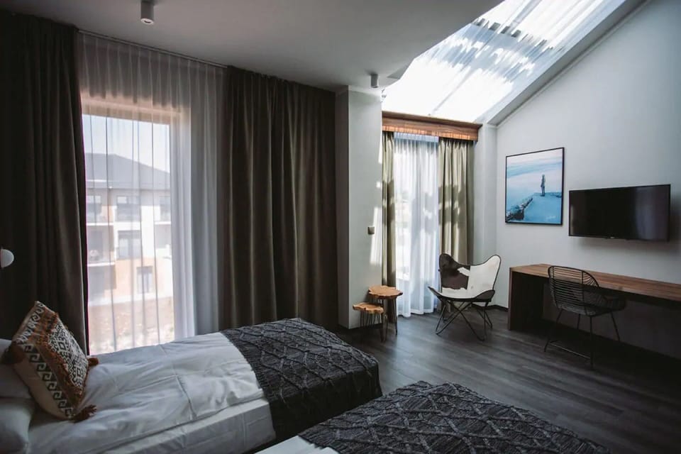 Minibar, in-room safe, iron/ironing board, free WiFi