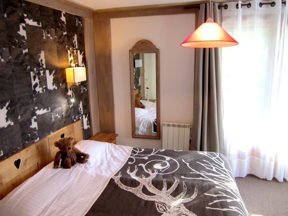 Premium bedding, in-room safe, soundproofing, iron/ironing board