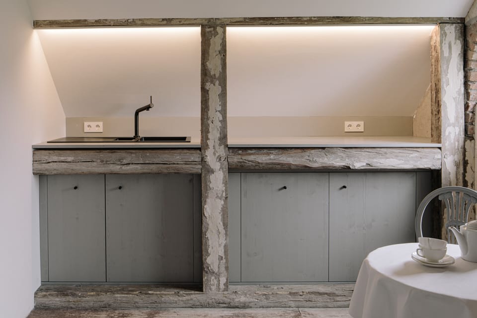 Apartment (9) | Private kitchenette | Full-size fridge, stovetop, cookware/dishes/utensils