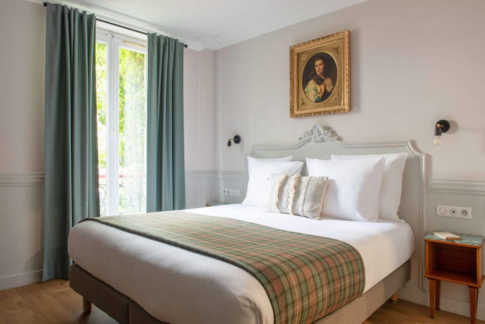In-room safe, desk, soundproofing, iron/ironing board