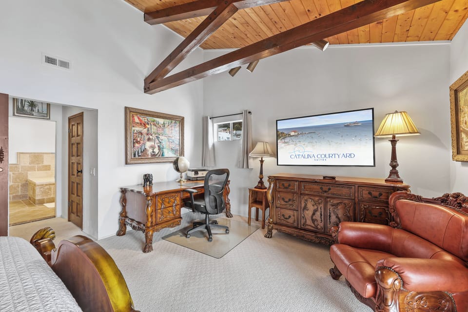 Panoramic Penthouse, Multiple Beds, Bay View | Hypo-allergenic bedding available, WiFi (free), bed sheets