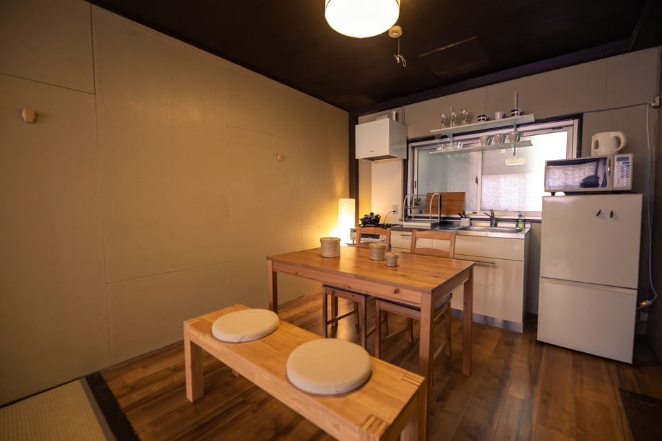 House | In-room dining