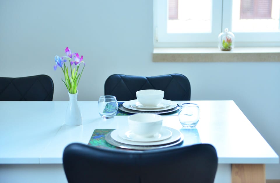 Apartment, 3 Bedrooms | In-room dining