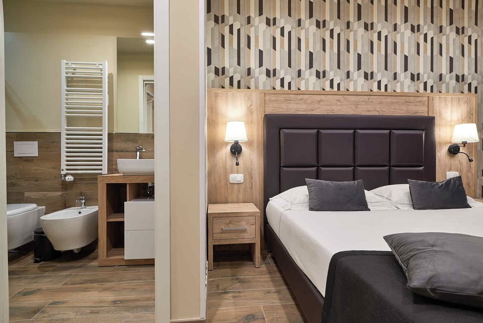 Deluxe Double Room 15 | Egyptian cotton sheets, premium bedding, minibar, in-room safe