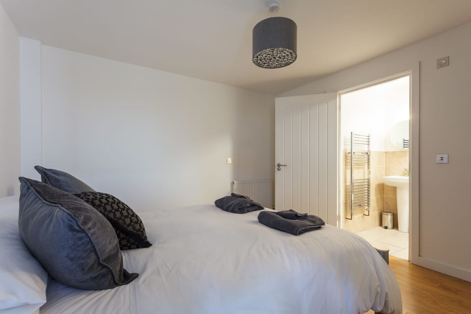 Stunning Contemporary Apartment Apartment in Bournemouth