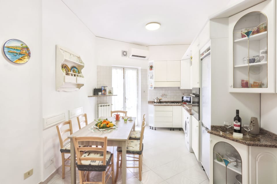 Apartment, 2 Bedrooms, Pool Access | Private kitchen | Toaster, highchair