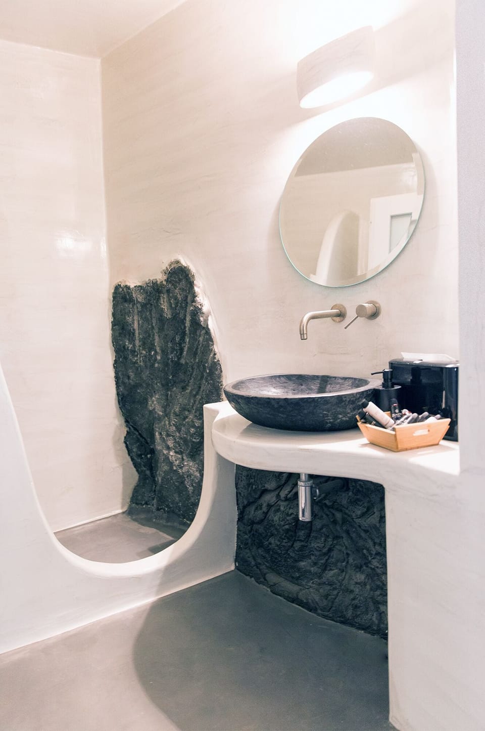 Shower, rainfall showerhead, hair dryer, slippers