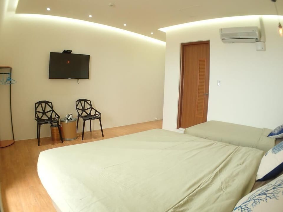 Quadruple Room | Blackout drapes, soundproofing, free WiFi