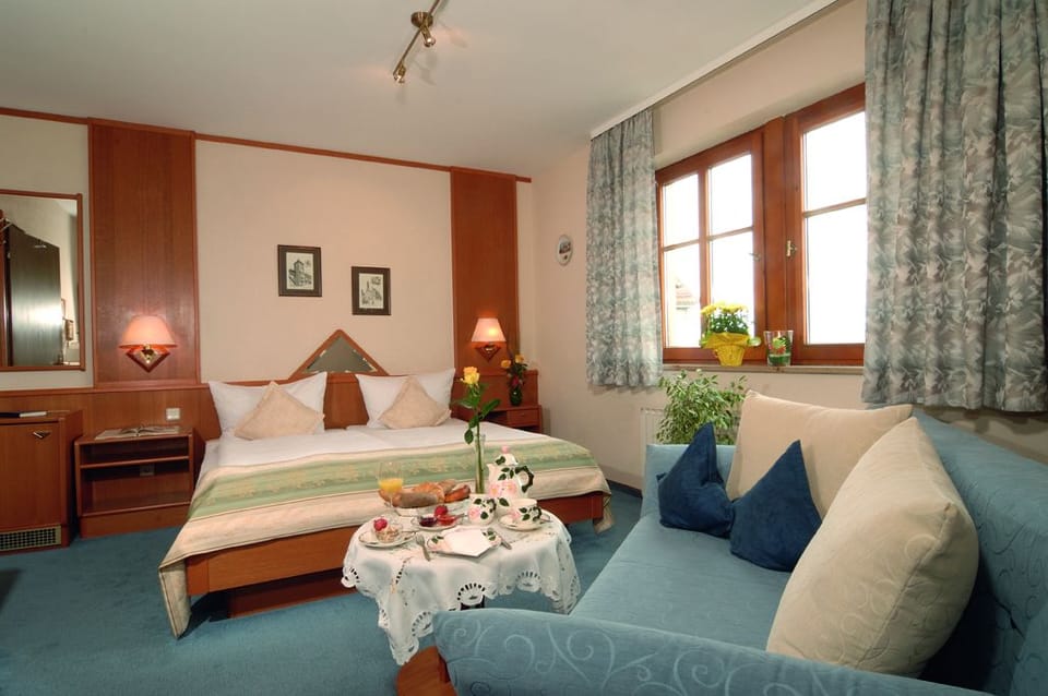 Double Room | In-room safe, cribs/infant beds, rollaway beds, free WiFi