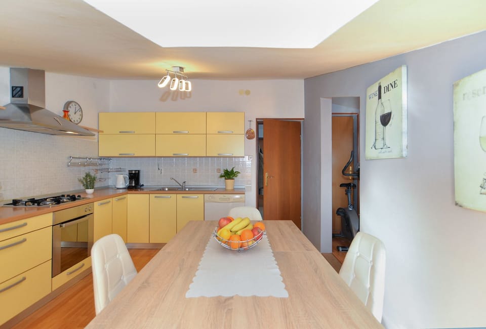 Standard Apartment, 2 Bedrooms (70/1781) | Private kitchen | Fridge, microwave, oven, stovetop