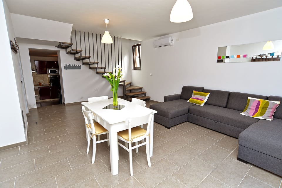 Standard House, 2 Bedrooms (0193) | Living room | TV
