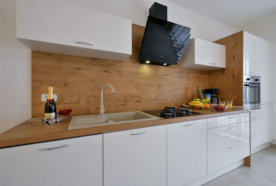 Standard House, 2 Bedrooms (0287) | Private kitchen | Fridge, microwave, oven, stovetop
