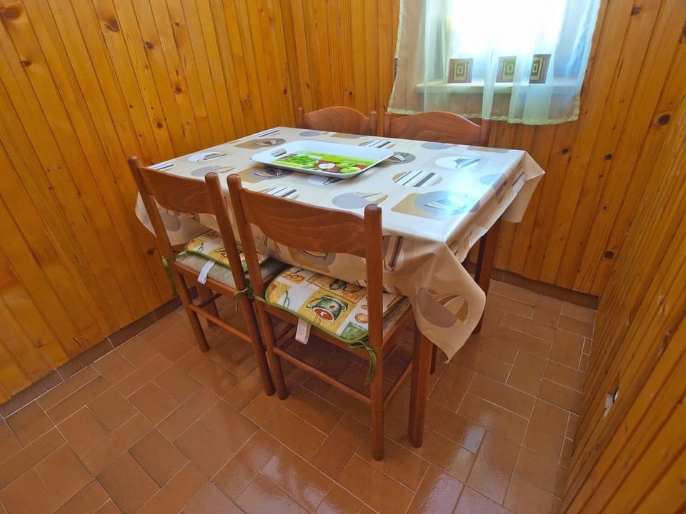 Standard House, 2 Bedrooms (0336) | In-room dining