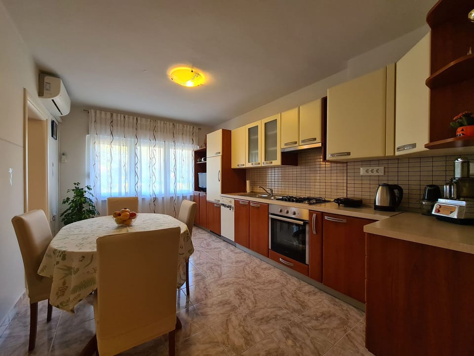 Standard Apartment, 1 Bedroom (0344) | Private kitchen | Fridge, oven, stovetop, dishwasher