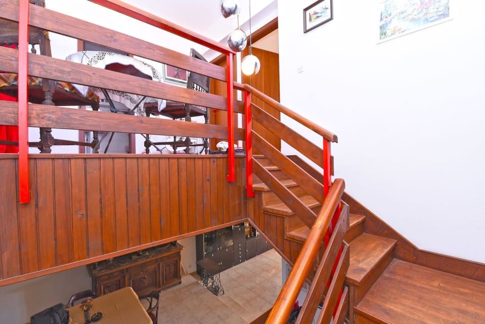Standard Apartment, 3 Bedrooms (0402) | 3 bedrooms, iron/ironing board, WiFi (free), bed sheets